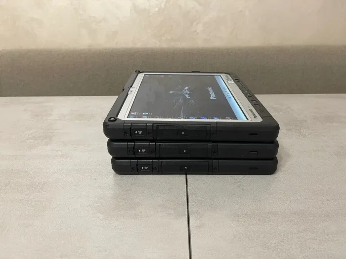 Захищений планшет Panasonic Toughbook CF-33 / 12" (2160x1440) IPS Touch / Intel Core i5-7300U (2 (4) ядра по 2.6 - 3.5 GHz) / 8 GB DDR3 / 128 GB SSD / Intel HD Graphics 620 / WebCam / Стилус / Два АКБ / Без клавіатури б/в - зображення 6