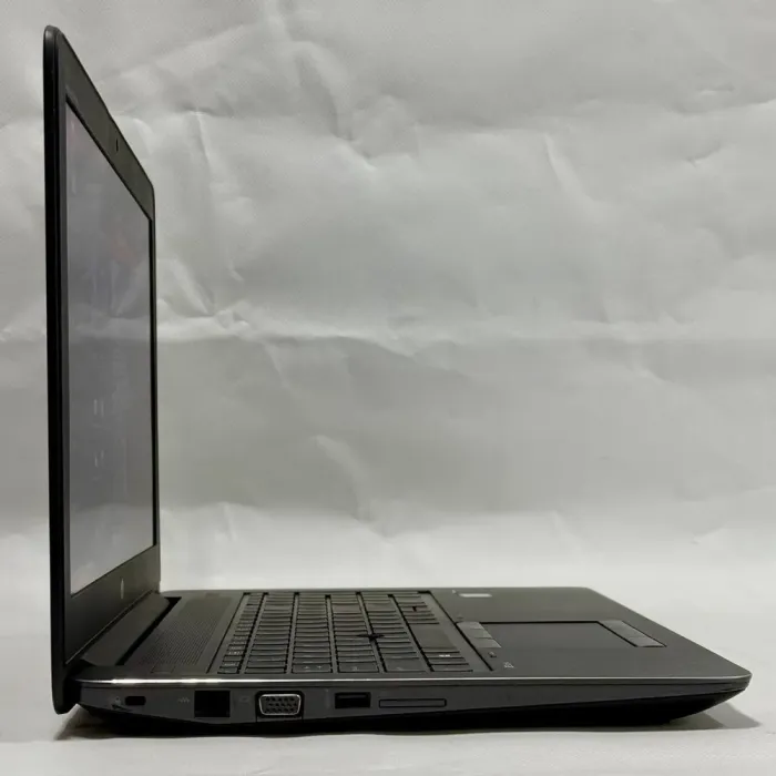 Мобільна робоча станція HP ZBook 15 G3 / 15.6" (1920x1080) IPS / Intel Core i7-6820HQ (4 (8) ядра по 2.7 - 3.6 GHz) / 32 GB DDR4 / 512 GB SSD / nVidia Quadro M1000M, 2 GB GDDR5, 128-bit / WebCam / Windows 10 Pro б/в - зображення 4