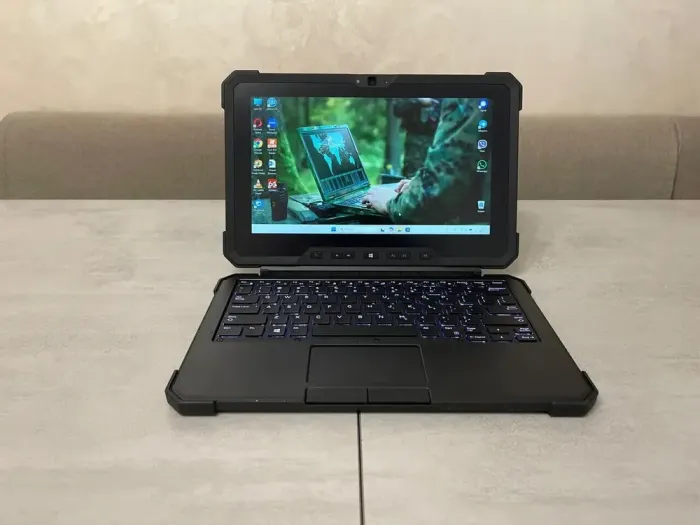 Захищений планшет Dell Latitude 7212 Rugged Extreme / 11,6'' (1920x1080) IPS / Intel Core i7-7600U (2 (4) ядра по 2,8 - 3,9 ГГц) / 16 ГБ DDR3 / 256 ГБ SSD / Intel HD Graphics 620 / WebCam / Дві АКБ б/в - зображення 2