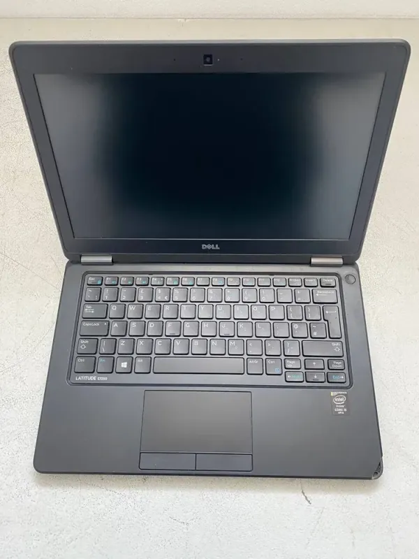 Нетбук Б-клас Dell Latitude E7250 / 12.5" (1366x768) TN / Intel Core i5-5300U (2 (4) ядра по 2.3 - 2.9 GHz) / 8 GB DDR3 / 128 GB SSD / Intel HD Graphics 5500 / WebCam б/в - зображення 2