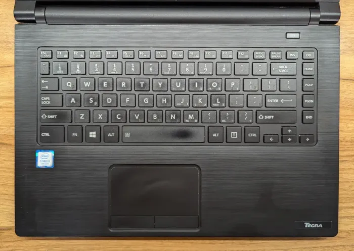 Ноутбук Toshiba Tecra C40-D / 14" (1366x768) TN / Intel Core i5-7200U (2 (4) ядра по 2.5 - 3.1 GHz) / 8 GB DDR3 / 240 GB SSD / Intel HD Graphics 620 / HDMI / Windows 10 б/в - зображення 3