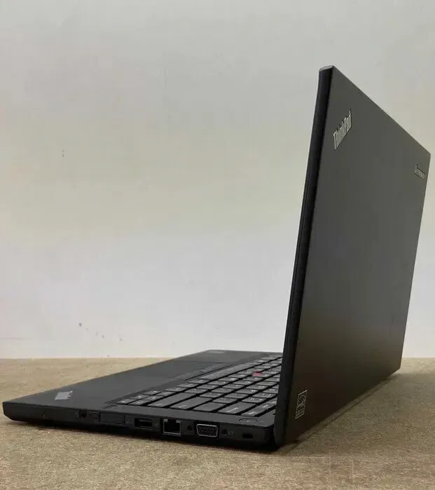 Ультрабук Lenovo Thinkpad T450s / 14" (1920x1080) IPS Touch / Intel Core i5-5300U (2 (4) ядра по 2.3 - 2.9 GHz) / 12 GB DDR3 / 480 GB SSD / Intel HD Graphics 5500 / WebCam / 2x АКБ б/в - зображення 5