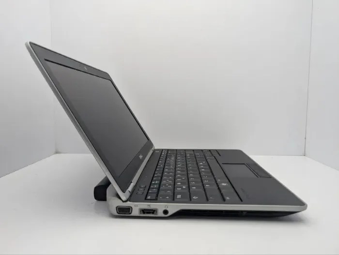 Нетбук Dell Latitude E6220 / 12.5" (1366x768) TN / Intel Core i7-2640M (2 (4) ядра по 2.8 - 3.5 GHz) / 8 GB DDR3 / 320 GB HDD / Intel HD Graphics 3000 / WebCam б/в - зображення 5
