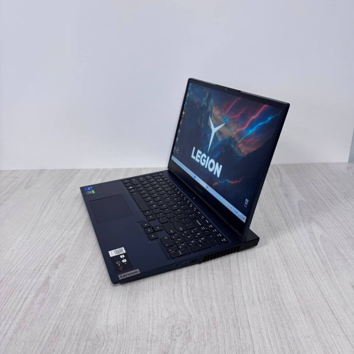 Ігровий ноутбук Б-класу Lenovo Legion 5 15ITH6H / 15,6" (1920x1080) IPS / Intel Core i7-11800H (8 (16) ядер по 2,3 - 4,6 ГГц) / 16 ГБ DDR5 / 512 ГБ SSD NVMe / nVidia GeForce RTX 3070, 8 ГБ GDDR6, 256-біт / Веб-камера б/в - зображення 4