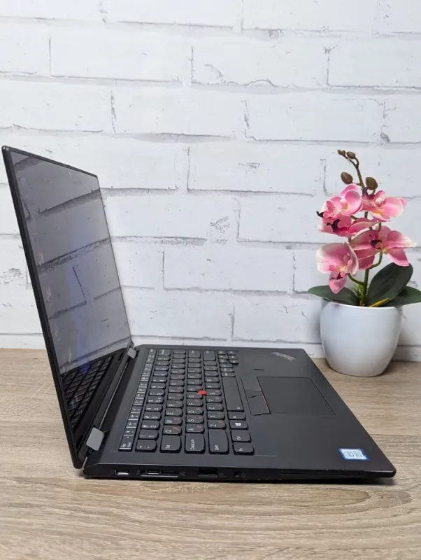 Ультрабук-трансформер Б-клас Lenovo ThinkPad X390 Yoga / 13.3" (1920x1080) TN Touch / Intel Core i5-8265U (4 (8) ядра по 1.6 - 3.9 GHz) / 8 GB DDR4 / 256 GB SSD / Intel UHD Graphics / WebCam б/в - зображення 6