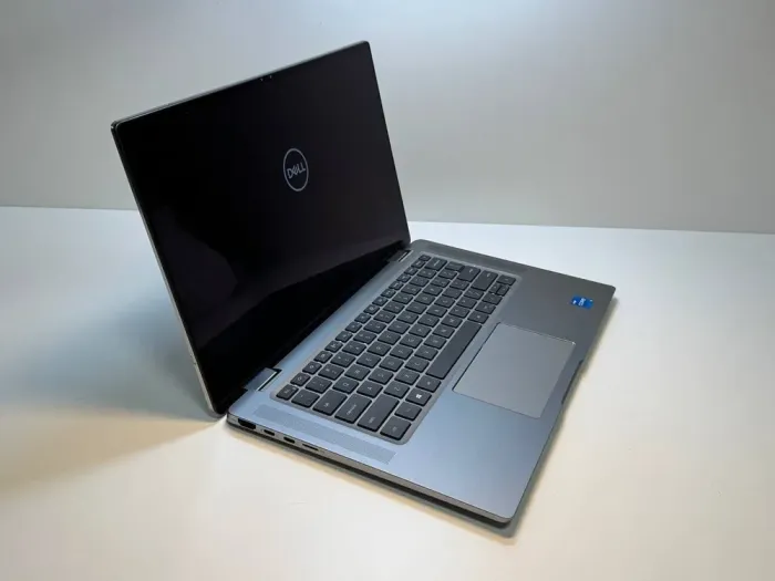 Ультрабук-трансформер Dell Latitude 9520 / 15.6" (1920x1080) IPS Touch / Intel Core i5-1145G7 (4 (8) ядра по 2.6 - 4.4 GHz) / 16 GB DDR4 / 256 GB SSD / Intel Iris Xe Graphics / WebCam / HDMI б/в - зображення 3