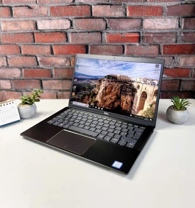 Ультрабук Dell Latitude 3301 / 13.3" (1920x1080) IPS / Intel Core i3-8145U (2 (4) ядра по 2.1 - 3.9 GHz) / 4 GB DDR3 / 256 GB SSD / Intel UHD Graphics 620 / WebCam б/в - зображення 8