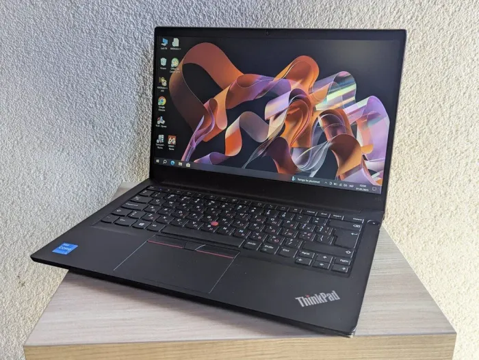 Ультрабук Б-клас Lenovo ThinkPad E14 Gen 2 / 14" (1920x1080) IPS / Intel Core i3-1115G4 (2 (4) ядра по 1.7 - 4.1 GHz) / 16 GB DDR4 / 256 GB SSD M.2 / Intel UHD Graphics / WebCam б/в - зображення 6