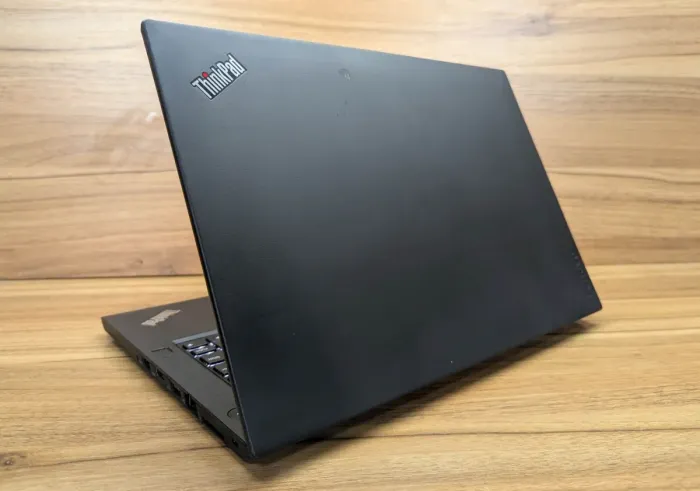 Ультрабук Lenovo ThinkPad T480 / 14" (2560x1440) IPS Touch / Intel Core i7-8650U (4 (8) ядра по 1.9 - 4.2 GHz) / 16 GB DDR4 / 512 GB SSD / nVidia GeForce MX150, 2 GB GDDR5, 64-bit / WebCam / TouchID / Windows 10 б/в - зображення 7