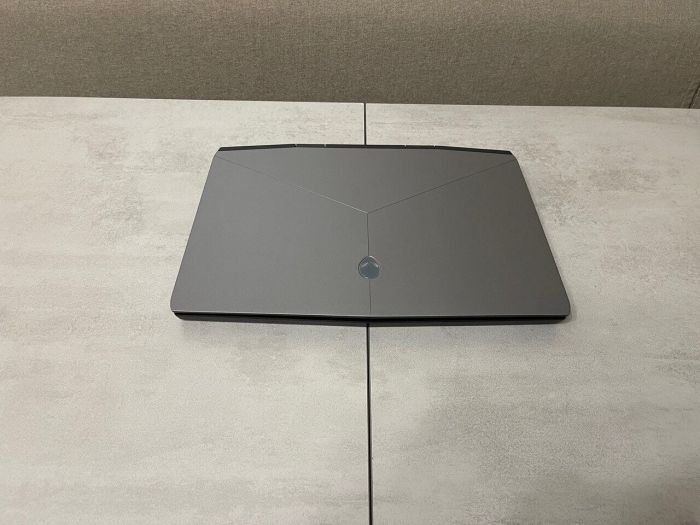 Ігровий ноутбук Dell Alienware m15 / 15,6" (1920x1080) IPS / Intel Core i7-8750H (6 (12) ядер по 2,2 - 4,1 ГГц) / 16 ГБ DDR4 / 256 ГБ SSD M.2 / nVidia GeForce RTX 2060, 6 ГБ GDDR6, 192-біт / Веб-камера б/в - зображення 7