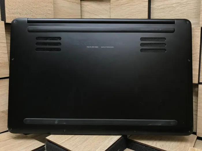 Нетбук Б-клас Razer Blade Stealth RZ09-01682E22 / 12.5" (3840x2160) IPS Touch / Intel Core i7-6500U (2 (4) ядра по 2.5 - 3.1 GHz) / 8 GB DDR3 / 256 GB SSD M.2 / Intel HD Graphics 520 / WebCam / Windows 10 б/в - зображення 10