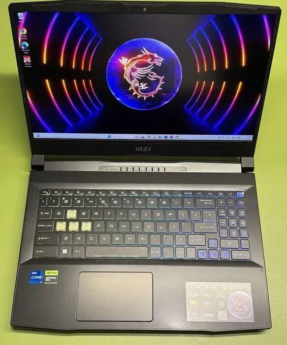 Ігровий ноутбук MSI Katana 15 B13V / 15.6" (1920x1080) IPS / Intel Core i7-13620H (10 (16) ядер по 3.6 - 4.9 GHz) / 16 GB DDR5 / 1000 GB SSD / nVidia GeForce RTX 4070, 8 GB GDDR6, 128-bit / WebCam / HDMI б/в - зображення 2