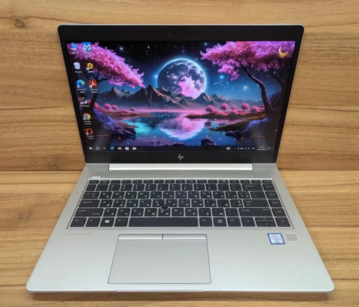 Ультрабук HP EliteBook 840 G5 / 14" (1920x1080) IPS / Intel Core i5-7200U (2 (4) ядра по 2.5 - 3.1 GHz) / 8 GB DDR4 / 256 GB SSD / Intel UHD Graphics 620 / WebCam / Fingerprint / Windows 10 б/в - зображення 2