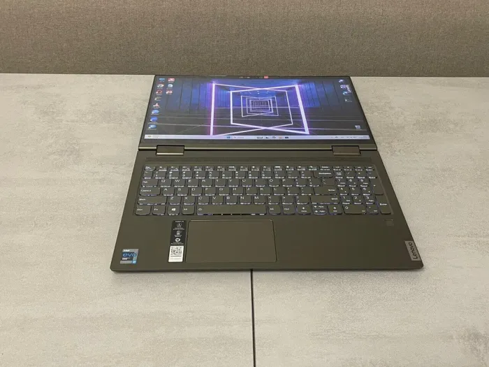 Ноутбук-трансформер Lenovo Yoga 7 15ITL5 / 15.6" (1920x1080) IPS Touch / Intel Core i7-1165G7 (4 (8) ядра по 2.8 - 4.7 GHz) / 12 GB DDR4 / 512 GB SSD M.2 / Intel Iris Xe Graphics / WebCam б/в - зображення 3