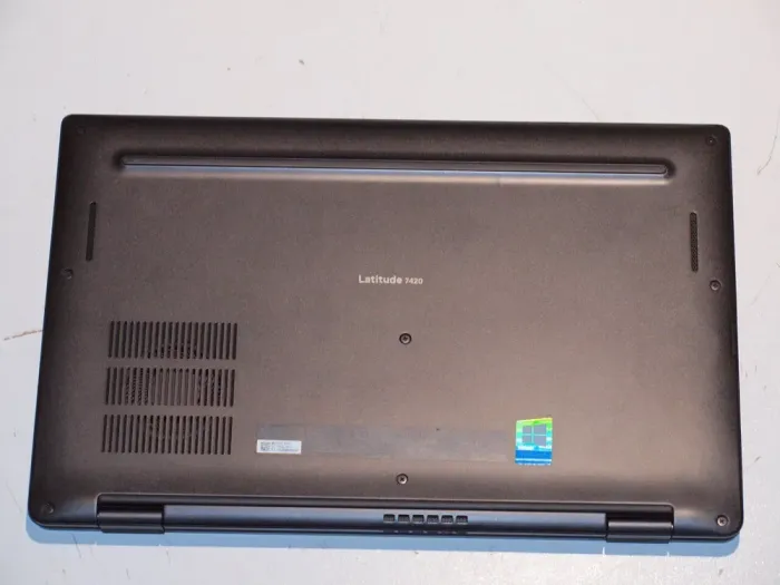 Ультрабук Dell Latitude 7420 / 14" (1920x1080) IPS / Intel Core i7-1185G7 (4 (8) ядра по 3.0 - 4.8 GHz) / 16 GB DDR4 / 512 GB SSD / Intel Iris Xe Graphics / WebCam б/в - зображення 9