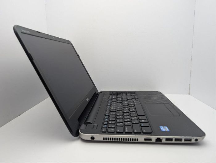 Ноутбук Dell Vostro 2521 / 15.6" (1366x768) TN / Intel Core i3-2375M (2 (4) ядра по 1.5 GHz) / 8 GB DDR3 / 120 GB SSD / Intel Graphics / WebCam / DVD-ROM б/в - зображення 4