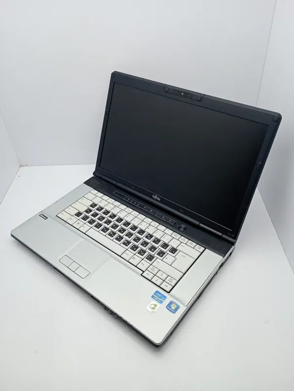 Ноутбук Fujitsu LifeBook E751 / 15.6’’ (1366x768) TN / Intel Core i5-2520M (2 (4) ядра по 2.5 - 3.2 GHz)/ 6 GB DDR3 / 500 GB HDD / Intel HD Graphics 3000 / WebCam б/в - зображення 4