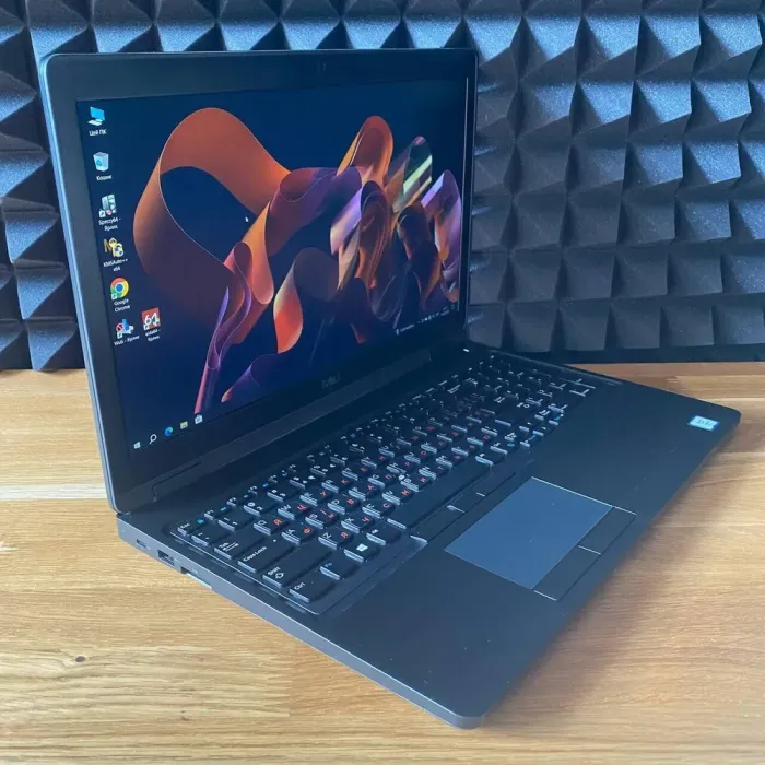 Ноутбук Dell Latitude 5580 / 15.6" (1920x1080) TN / Intel Core i5-8250U (4 (8) ядра по 1.6 - 3.4 GHz) / 16 GB DDR4 / 128 GB SSD / Intel HD Graphics 620 / WebCam б/в - зображення 3