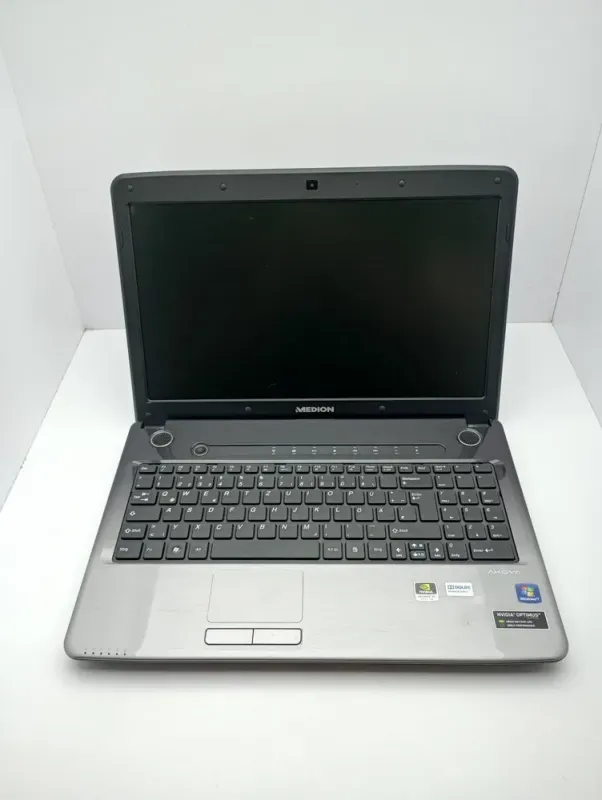 Ноутбук Acer Medion 156 / 15.6" (1366x768) TN / Intel Core i5-2450M (2 (4) ядра по 2.5 - 3.1 GHz) / 6 GB DDR3 / 320 GB HDD / nVidia GeForce GT 630M АКБ не тримає б/в - зображення 2