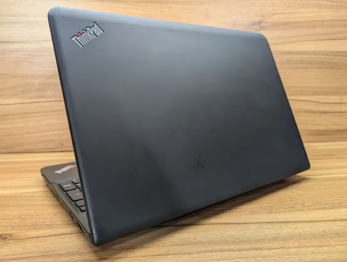 Ноутбук Б-клас Lenovo ThinkPad E560 / 15.6" (1366x768) TN / Intel Core i5-6200U (2 (4) ядра по 2.3 - 2.8 GHz) / 8 GB DDR3 / 240 GB SSD / Intel HD Graphics 520 / WebCam / TouchID / Windows 10 б/в - зображення 7