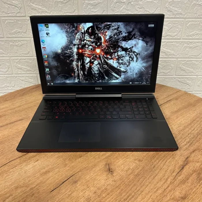 Ігровий ноутбук Dell Inspiron 15 Gaming 7567 / 15.6" (1920x1080) IPS / Intel Core i5-7300HQ (4 ядра по 2.5 - 3.5 GHz) / 16 GB DDR4 / 128 GB SSD M.2 + 500 GB HDD / nVidia GeForce GTX 1050, 4 GB GDDR5, 128-bit / WebCam б/в - зображення 2