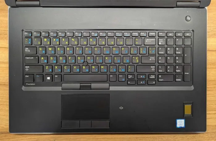 Мобільна робоча станція Dell Precision 7730 / 17.3" (1920x1080) IPS / Intel Core i7-8850H (6 (12) ядер по 2.6 - 4.3 GHz) / 32 GB DDR4 / 512 GB SSD / nVidia Quadro P4200, 8 GB GDDR5, 256-bit / TouchID / WebCam / Windows 10 б/в - зображення 3