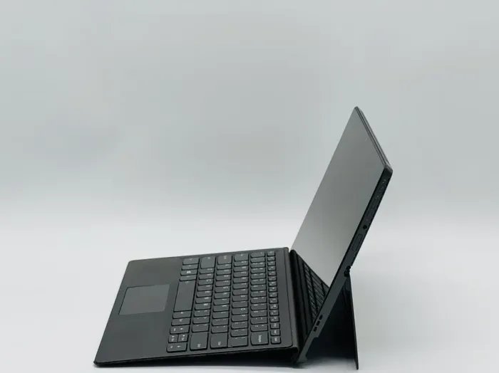 Нетбук Lenovo MIIX 520-12IKB / 12.2" (1920x1080) IPS Touch / Intel Core i5-8250U (4 (8) ядра по 1.6 - 3.4 GHz) / 8 GB DDR4 / 240 GB SSD / Intel UHD Graphics 620 / WebCam б/в - зображення 4