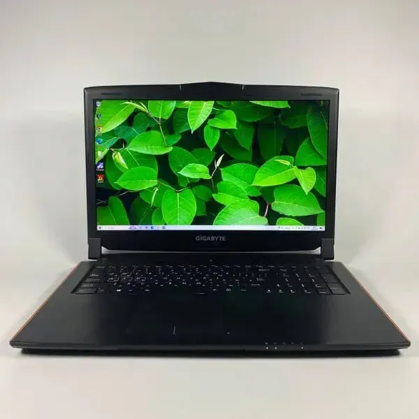 Ігровий ноутбук Б-клас Gigabyte P57 / 17.3" (1920x1080) IPS / Intel Core i7-6700HQ (4 (8) ядра по 2.6 - 3.5 GHz) / 16 GB DDR4 / 512 GB SSD / nVidia GeForce GTX 1070, 8 GB GDDR5, 256-bit / WebCam / HDMI б/в - зображення 2