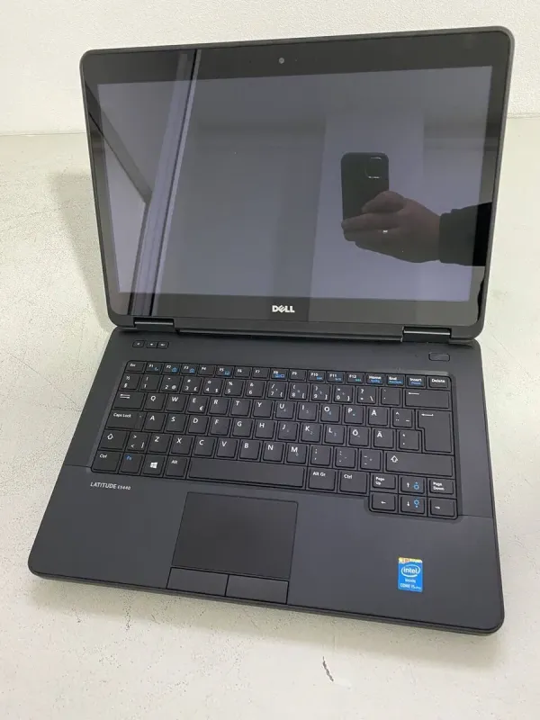 Ноутбук Dell Latitude E5440 / 14" (1600x900) TN / Intel Core i5-4300U (2 (4) ядра по 1.9 - 2.9 GHz) / 8 GB DDR3 / 256 GB SSD / Intel HD Graphics 4400 / WebCam б/у - зображення 2