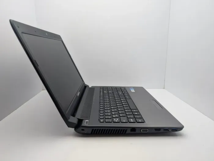 Ноутбук Medion Akoya E6228 / 15.6" (1366x768) TN / Intel Core i3-2350M (2 (4) ядра по 2.3 GHz) / 6 GB DDR3 / 128 GB SSD / Intel HD Graphics 3000 / WebCam б/в - зображення 5