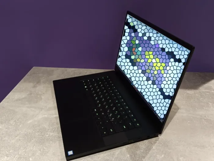 Ігровий ноутбук Razer Blade 15 RZ09-02887N91 / 15.6" (1920x1080) IPS / Intel Core i7-8750H (6 (12) ядер по 2.2 - 4.1 GHz) / 32 GB DDR4 / 960 GB SSD / nVidia GeForce RTX 2070 Max-Q, 8 GB GDDR6, 256-bit / WebCam б/в - зображення 3