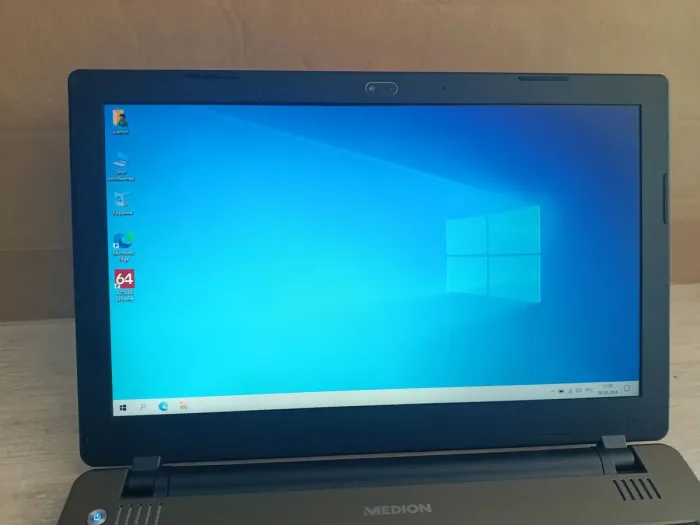 Ноутбук Medion Akoya E6240 / 15.6" (1366x768) TN / Intel Pentium N3540 (4 ядра по 2.16 - 2.66 GHz) / 4 GB DDR3 / 128 GB SSD / Intel HD Graphics / WebCam / DVD-ROM б/в - зображення 3