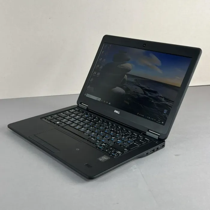 Ультрабук Dell Latitude E7250 / 12.5" (1366x768) TN / Intel Core i7-5600U (2 (4) ядра по 2.6 - 3.2 GHz) / 8 GB DDR3 / 256 GB SSD / Intel HD Graphics 5500 / WebCam / HDMI б/в - зображення 7
