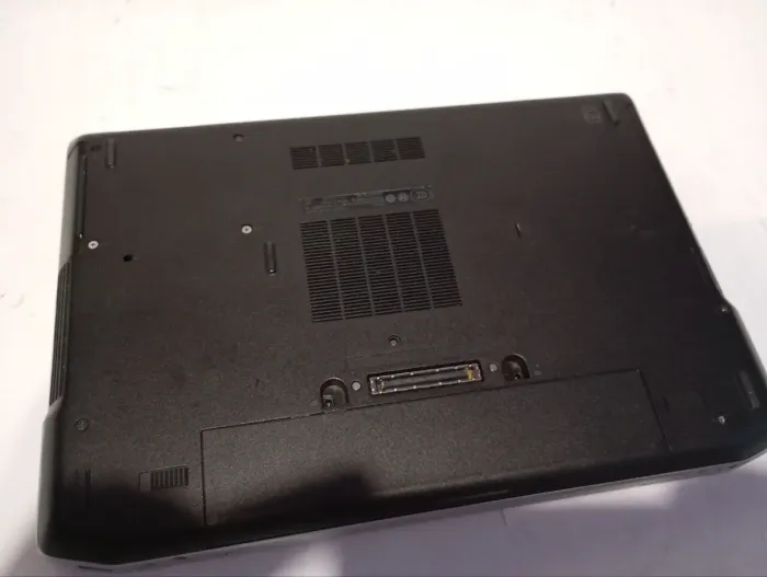 Ноутбук Б-клас Dell Latitude E6420 / 14" (1366x768) TN / Intel Core i5-2520M (2 (4) ядер по 2.5 - 3.2 GHz) / 8 GB DDR3 / 500 GB HDD / Intel HD Graphics 3000 / WebCam / DVD-RW / АКБ не держит б/в - зображення 7