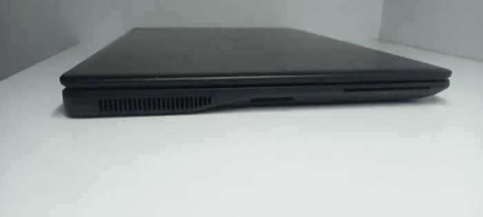 Ультрабук Dell Latitude E7450 / 14" (1920x1080) IPS / Intel Core i5-5300U (2 (4) ядра по 2.3 - 2.9 GHz) / 8 GB DDR3 / 240 GB SSD / Intel HD Graphics 5500 / WebCam б/в - зображення 5