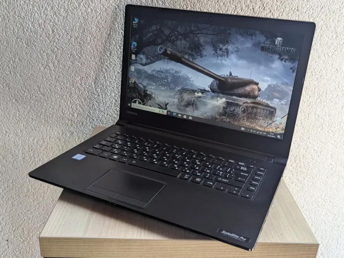 Ноутбук Б-клас Toshiba Satellite Pro R40-C / 14" (1366x768) TN / Intel Core i5-6200U (2 (4) ядра по 2.3 - 2.8 GHz) / 8 GB DDR3 / 128 GB SSD / Intel HD Graphics 520 / WebCam б/в - зображення 4