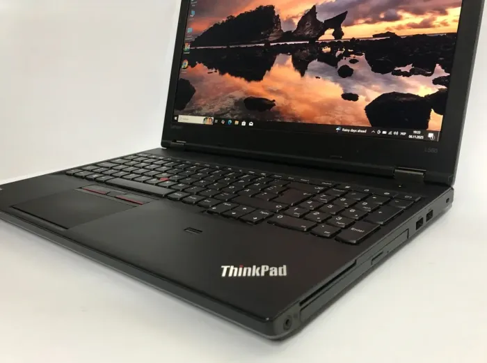 Ноутбук Lenovo ThinkPad L560 / 15.6" (1920x1080) IPS / Intel Core i5-6200U (2 (4) ядра по 2.3 - 2.8 GHz) / 8 GB DDR3 / 256 GB SSD / Intel HD Graphics 520 / WebCam / DVD-ROM / Win 10 Pro б/в - зображення 9