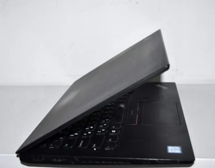 Ультрабук Б-клас Lenovo ThinkPad T470s / 14" (1920x1080) IPS / Intel Core i5-7300U (2 (4) ядра 2.6 - 3.5 GHz) / 16 GB DDR4 / 512 GB SSD / Intel HD Graphics 620 / WebCam / Два АКБ / Windows 11 Pro б/в - зображення 5