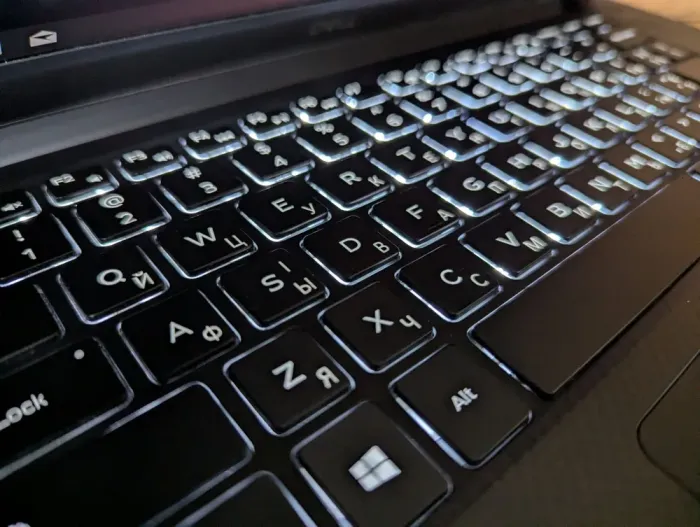 Ігровий ноутбук Dell XPS 15 7590 / 15.6" (1920x1080) IPS / Intel Core i5-9300H (4 (8) ядра по 2.4 - 4.1 GHz) / 16 GB DDR4 / 512 GB SSD / nVidia GeForce GTX 1650, 4 GB GDDR6, 128-bit / WebCam / HDMI / Windows 10 б/в - зображення 6