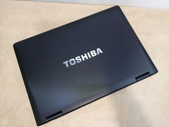 Ноутбук Toshiba Tecra M11 / 14" (1366x768) TN / Intel Core i3-370M (2 (4) ядра по 2.4 GHz) / 4 GB DDR3 / 120 GB SSD / Intel HD Graphics / WebCam / Без АКБ б/в - зображення 9
