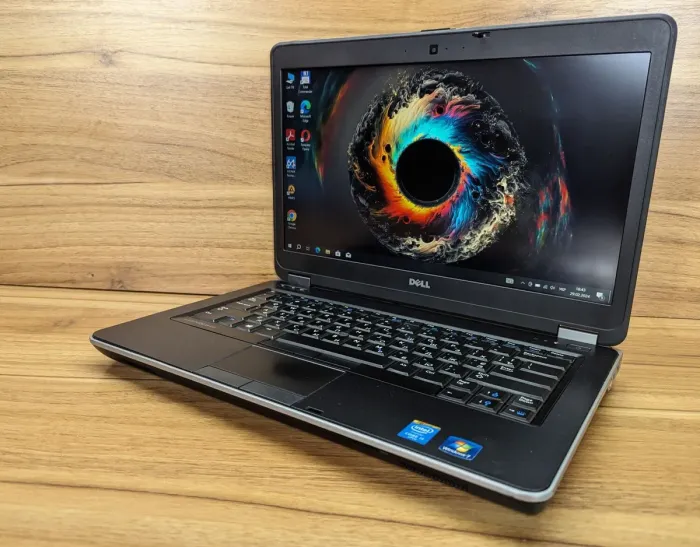 Ноутбук Б-клас Dell Latitude E6440 / 14" (1920x1080) IPS / Intel Core i5-4310M (2 (4) ядра по 2.7 - 3.4 GHz) / 8 GB DDR3 / 240 GB SSD / Intel HD Graphics 4600 / WebCam / Windows 10 б/в - зображення 5