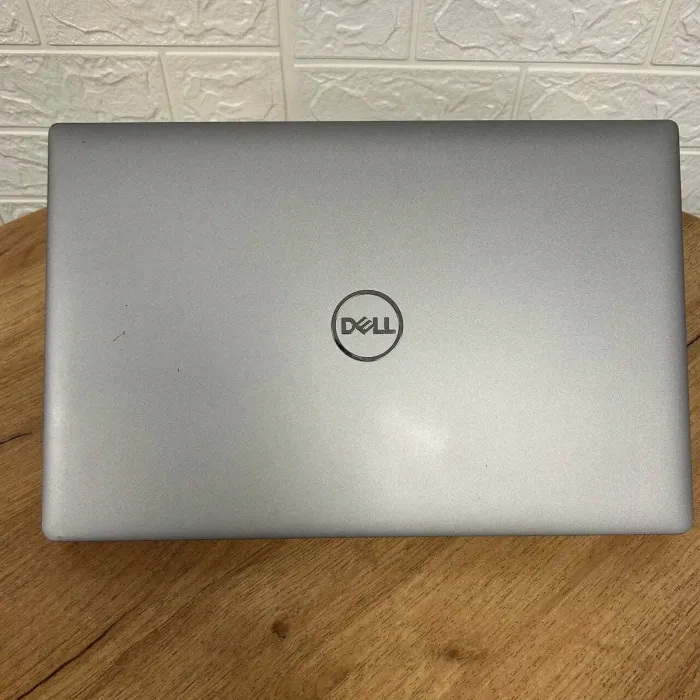 Ультрабук Б-клас Dell Latitude 5520 / 15.6" (1920x1080) IPS / Intel Core i5-1145G7 (4 (8) ядра по 4.4 GHz) / 16 GB DDR4 / 512 GB SSD NVMe / Intel Iris Xe Graphics / WebCam б/в - зображення 3