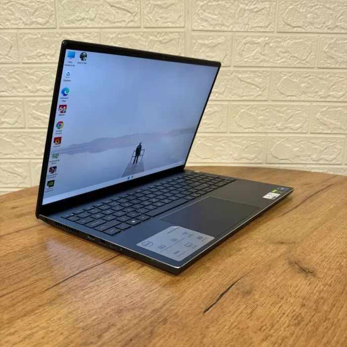 Ігровий ноутбук Б-клас Dell Inspiron 16 Plus 7610 / 16" (3072x1920) IPS / Intel Core i7-11800H (8 (16) ядер по 2.3 - 4.6 GHz) / 32 GB DDR4 / 1000 GB SSD / nVidia GeForce RTX 3060, 6 GB GDDR6, 192-bit / WebCam б/в - зображення 4