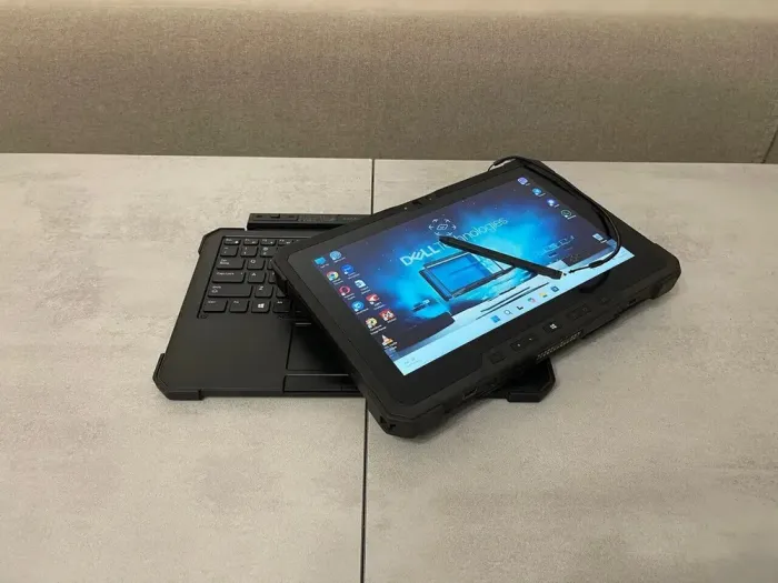 Захищений планшет Dell Latitude 7212 Rugged Extreme / 11,6'' (1920x1080) IPS / Intel Core i5-8350U (4 (8) ядра по 1,7 - 3,6 ГГц) / 16 ГБ DDR3 / 256 ГБ SSD / Intel UHD Graphics 620 / WebCam / 4G LTE / Дві АКБ б/в - зображення 7