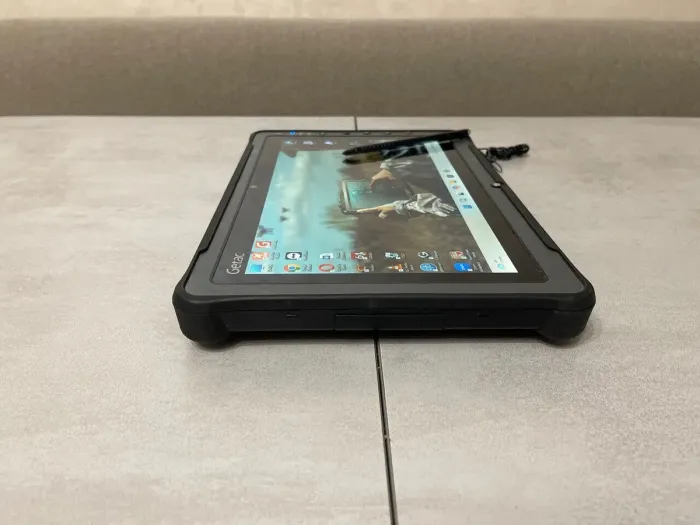 Захищений планшет Getac F110 G4 / 11.6" (1920x1080) IPS Touch / Intel Core i5-7200U (2 (4) ядра по 2.5 - 3.1 GHz) / 8 GB DDR4 / 256 GB SSD / Intel HD Graphics 620 / WebCam / Стилус / Два АКБ б/в - зображення 6