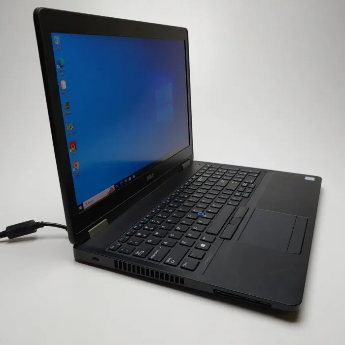 Ігровий ноутбук Dell Precision 3510 / 15.6" (1920x1080) IPS / Intel Core i7-6820HQ (4 (8) ядра по 2.7 - 3.6 GHz) / 8 GB DDR4 / 250 GB SSD / AMD Radeon R9 M360, 2 GB GDDR5, 128-bit / WebCam / Win 10 Pro  б/в - зображення 4