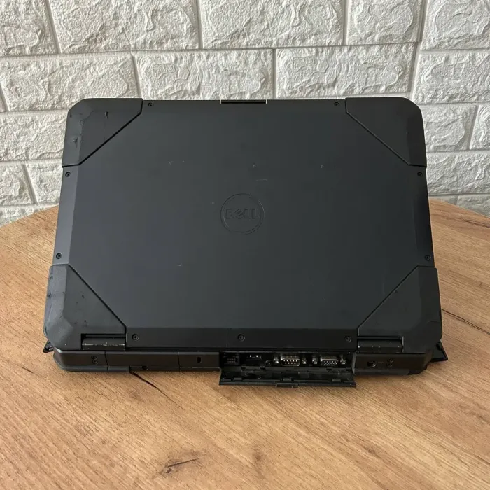 Захищений ноутбук Б-клас Dell Latitude 5414 Rugged / 14" (1366x768) TN / Intel Core i5-6300U (2 (4) ядра по 2.4 - 3.0 GHz) / 8 GB DDR4 / 256 GB SSD / Intel HD Graphics 520 / WebCam б/в - зображення 3