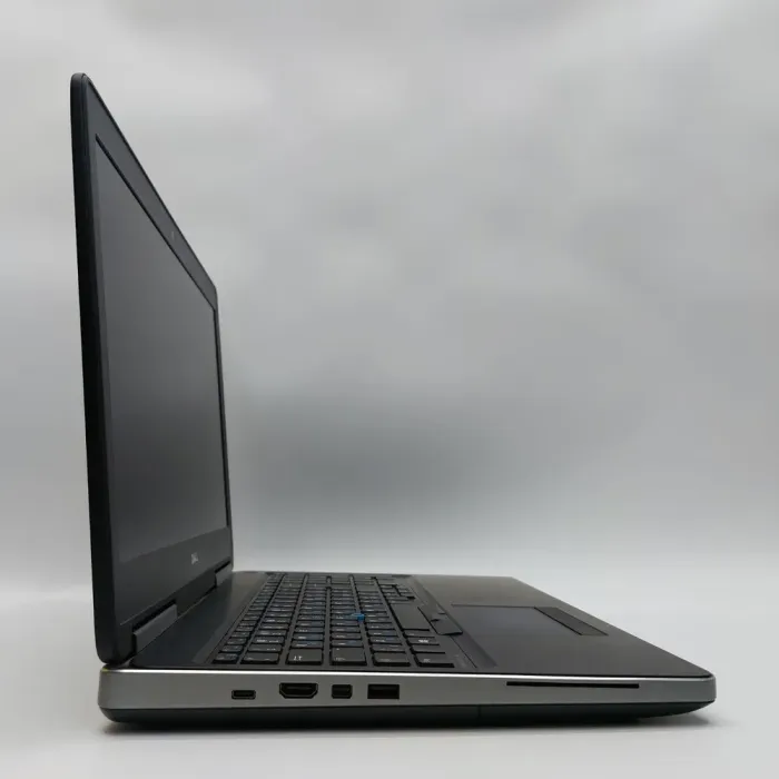 Мобільна робоча станція Dell Precision 7520 / 15.6" (1920x1080) TN / Intel Core i7-6820HQ (4 (8) ядра по 2.7 - 3.6 GHz) / 32 GB DDR4 / 512 GB SSD M.2 / AMD Radeon R9 M375X, 2 ГБ GDDR5, 128-біт / WebCam б/в - зображення 5