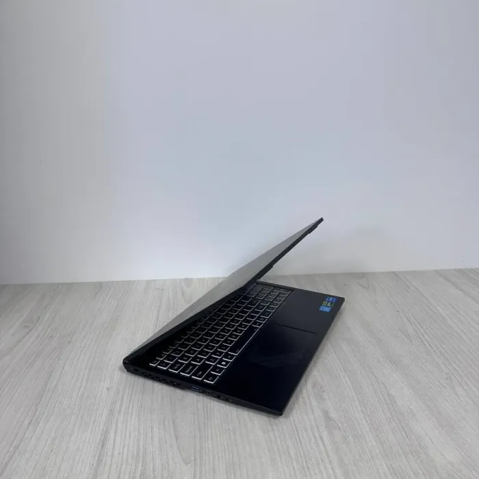 Ігровий ноутбук Gigabyte G5 KF5 / 15,6" (1920x1080) IPS / Intel Core i7-12650H (10 (16) ядер по 2,3 - 4,7 ГГц) / 32 ГБ DDR4 / 512 ГБ SSD / nVidia GeForce RTX 4060, 8 ГБ GDDR6, 128-біт / WebCam б/в - зображення 6