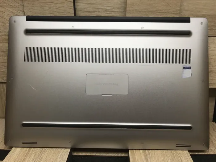 Мобільна робоча станція Б-клас Dell Precision 5520 / 15.6" (1920x1080) IPS / Intel Core i7-7820HQ (4 (8) ядра по 2.9 - 3.9 GHz) / 8 GB DDR4 / 256 GB SSD M.2 / nVidia Quadro M1200, 4 GB GDDR5, 128-bit / WebCam / Windows 11 б/в - зображення 9